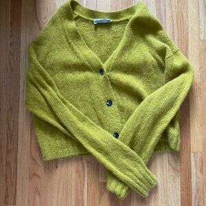 Everlane Alpaca V-Neck Cropped Cardigan - Golden Palm